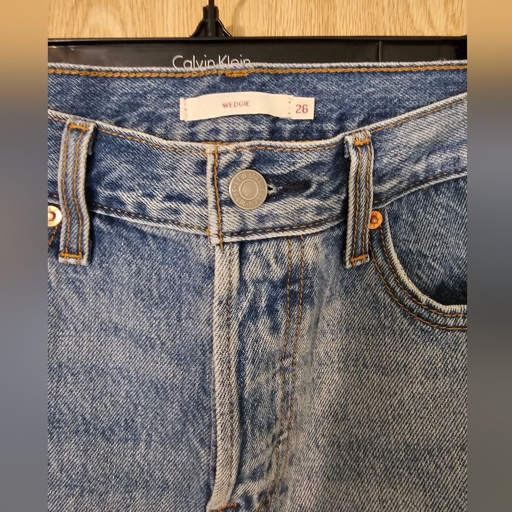 Levi’s Premium Wedgie Fit Straight Leg Jeans Vintage Style Denim Size 26 - Picture 4 of 8